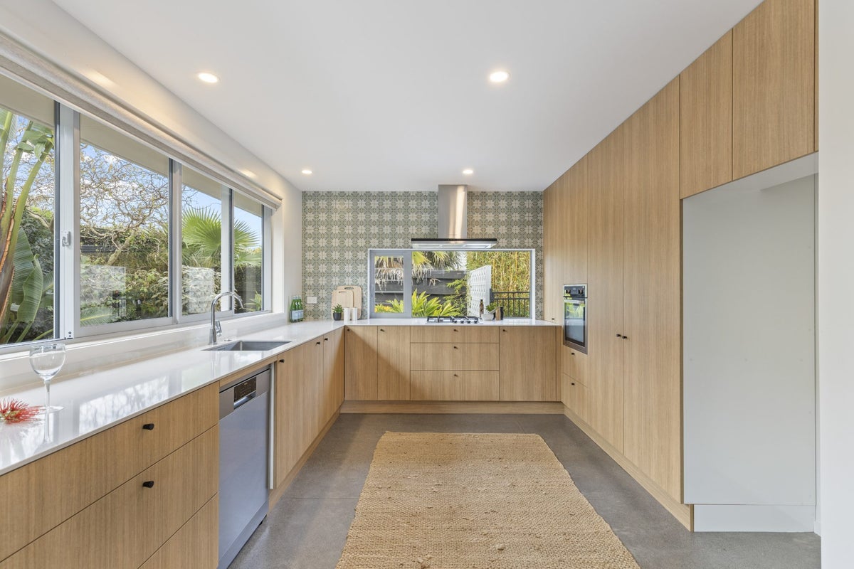 188A Seaview Road, Westown, New Plymouth - Carousel 2