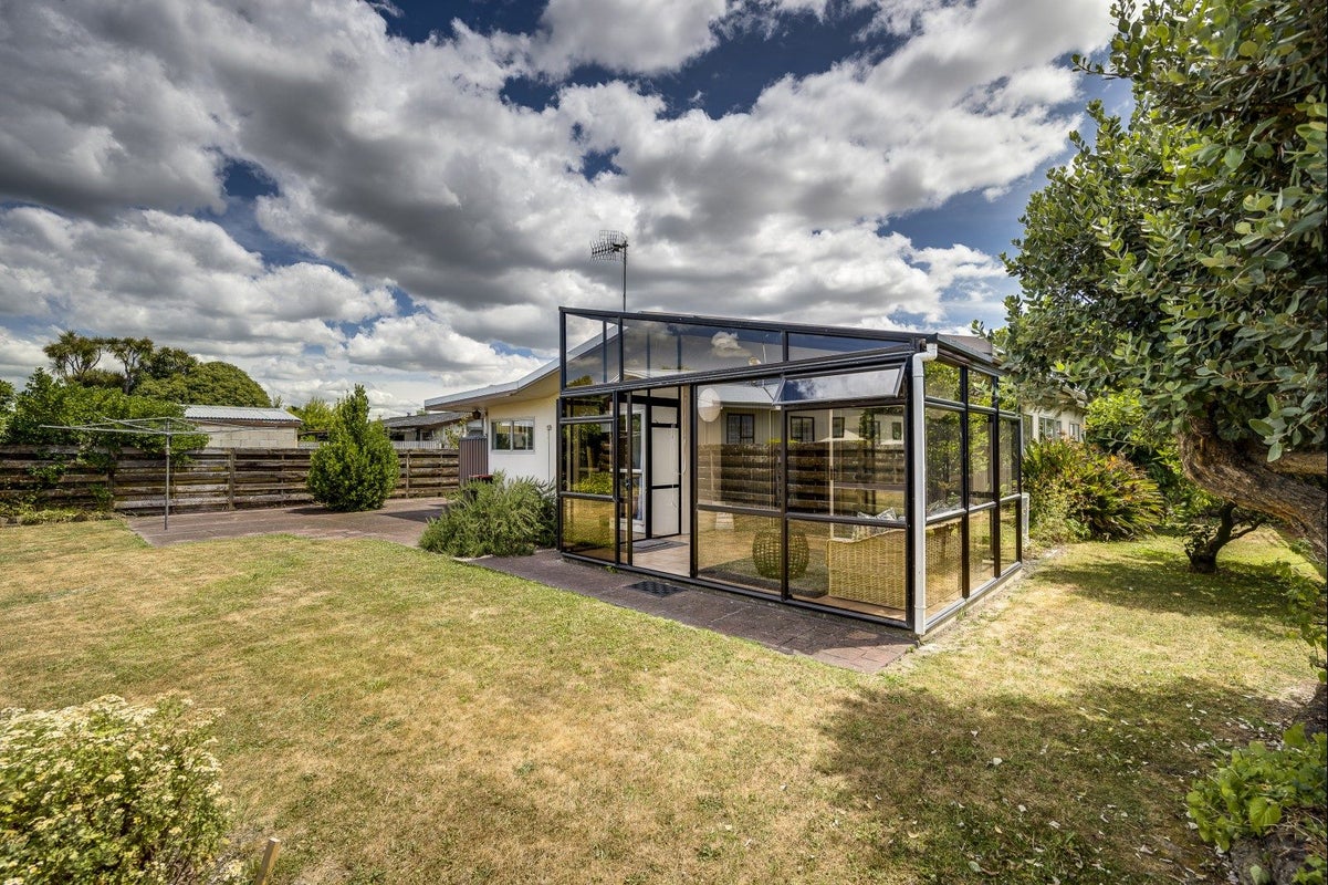 38 Konini Crescent, Pirimai, Napier - Carousel 17