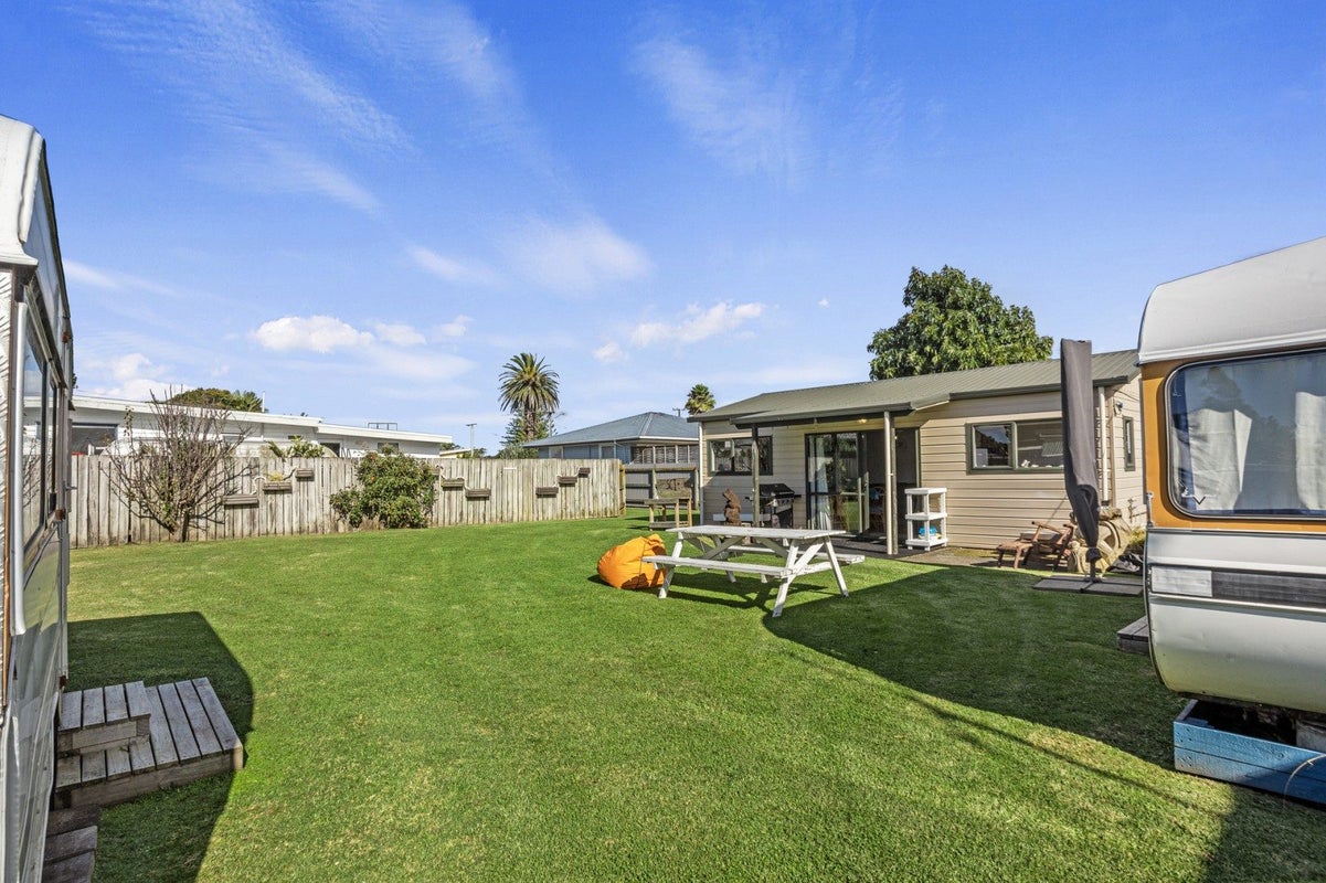 1A Roretana Drive, Athenree, Waihi Beach - Carousel 2