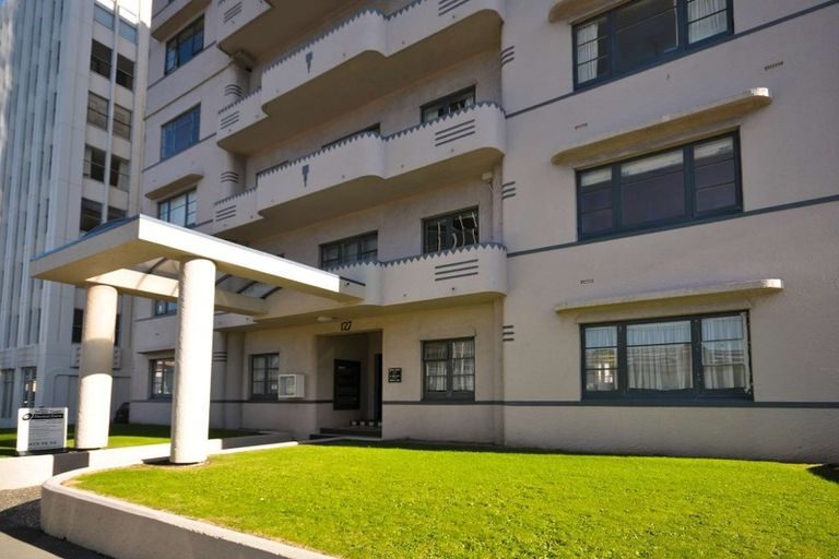 1/127 Molesworth Street, Thorndon, Wellington - Carousel 1