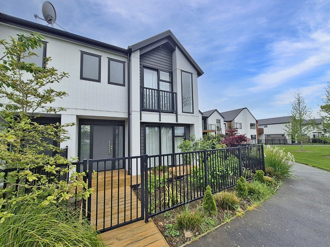 13 Holmes Hanover Lane, Halswell, Christchurch - Carousel 1