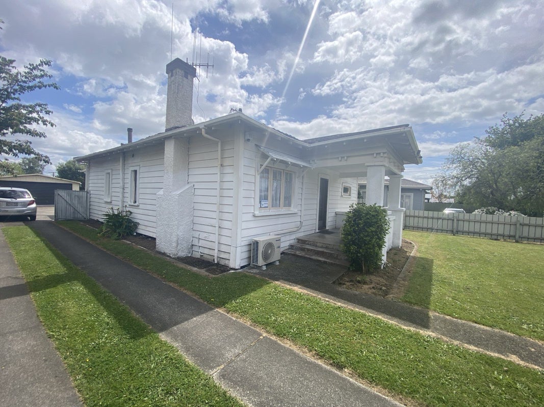 3 Oxford Street, Fairfield, Hamilton - Carousel 1