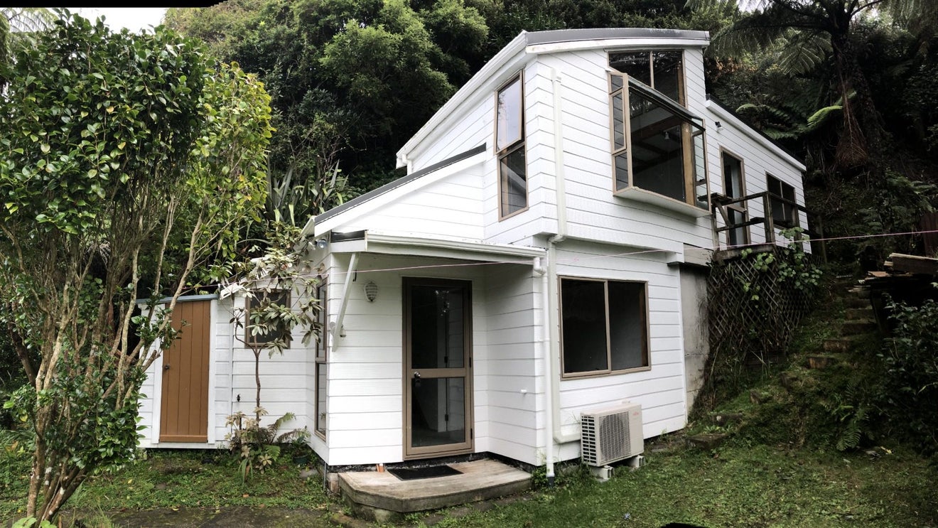 12 Cross Street, Karori, Wellington - Carousel 1