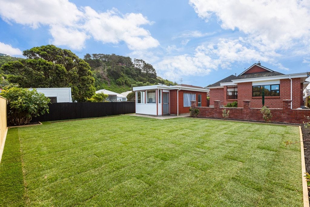 53 Mersey Street, Island Bay, Wellington - Carousel 1