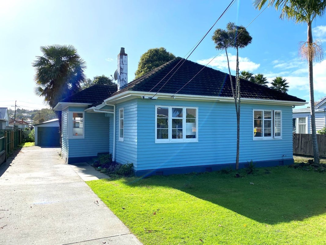 16 Churchill Street, Kensington, Whangarei - Carousel 1