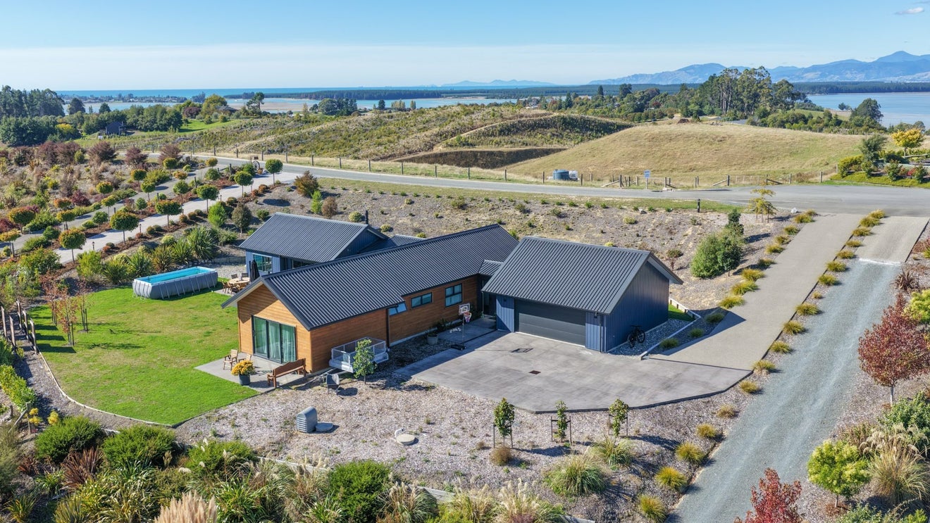 73 Galeo Road, Redwood Valley - Carousel 1