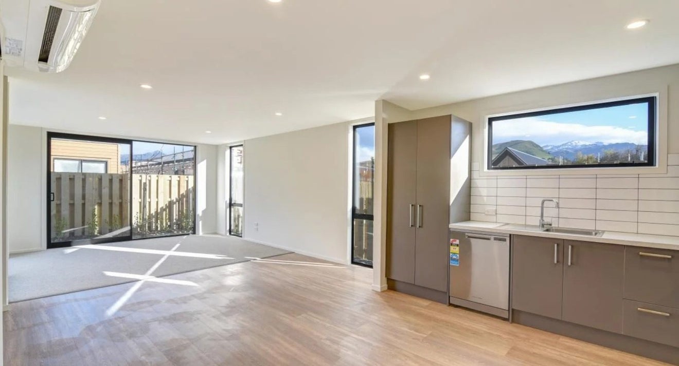 4 Longlands Street, Lake Hayes, Queenstown - Carousel 2