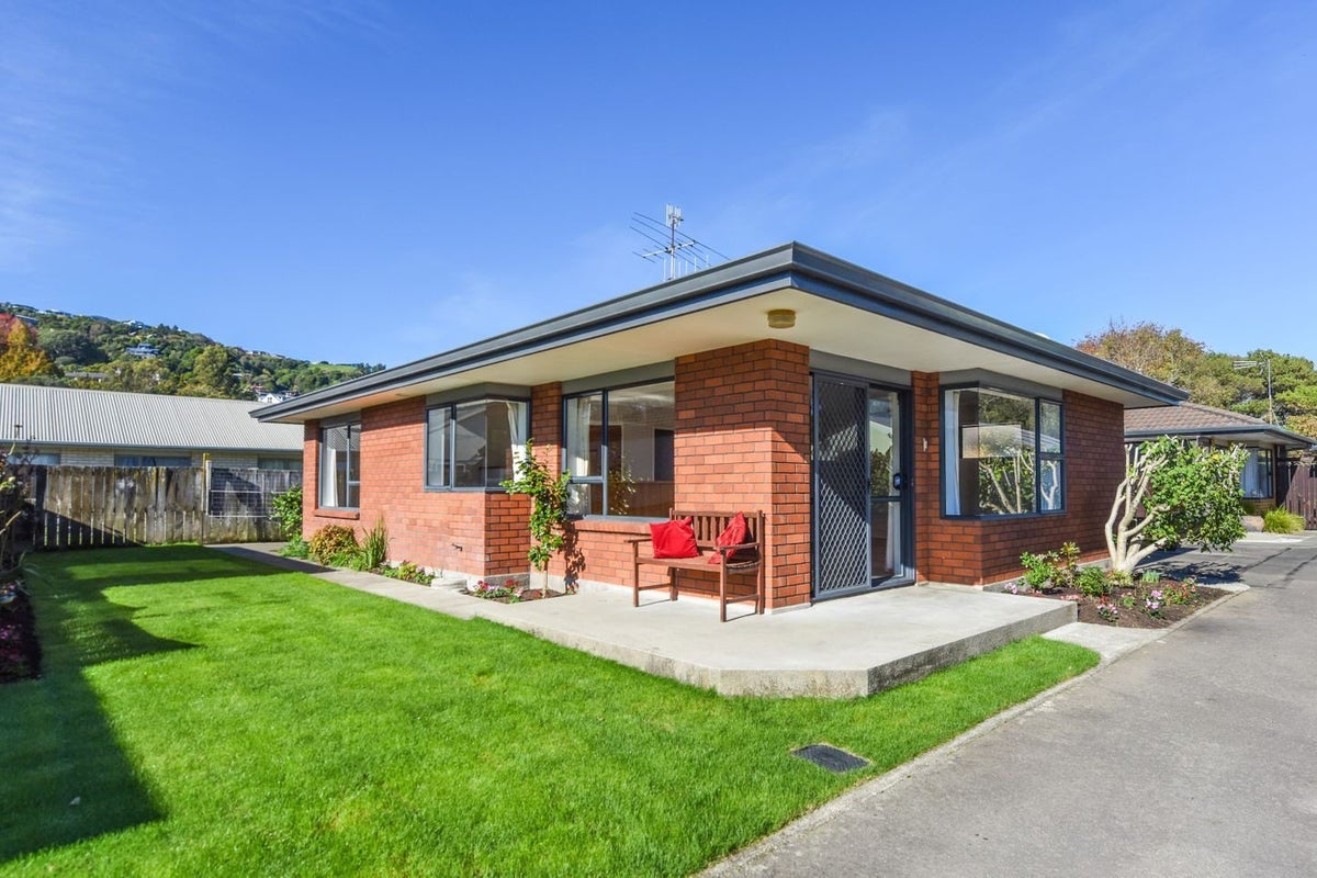 2/8 Rawhiti Street, Tahunanui, Nelson - Carousel 1