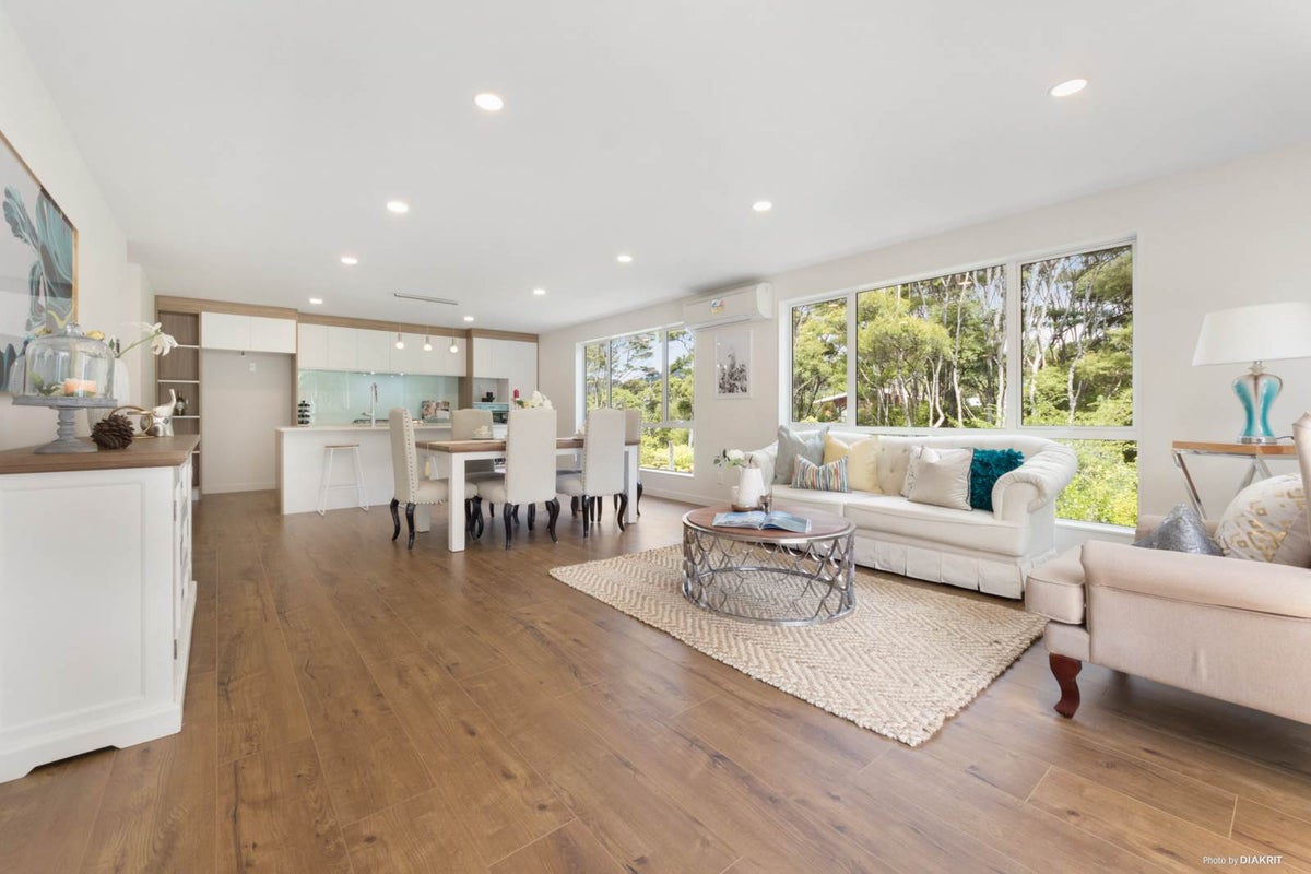 38 Shah Place, Glen Eden, Auckland - Carousel 1