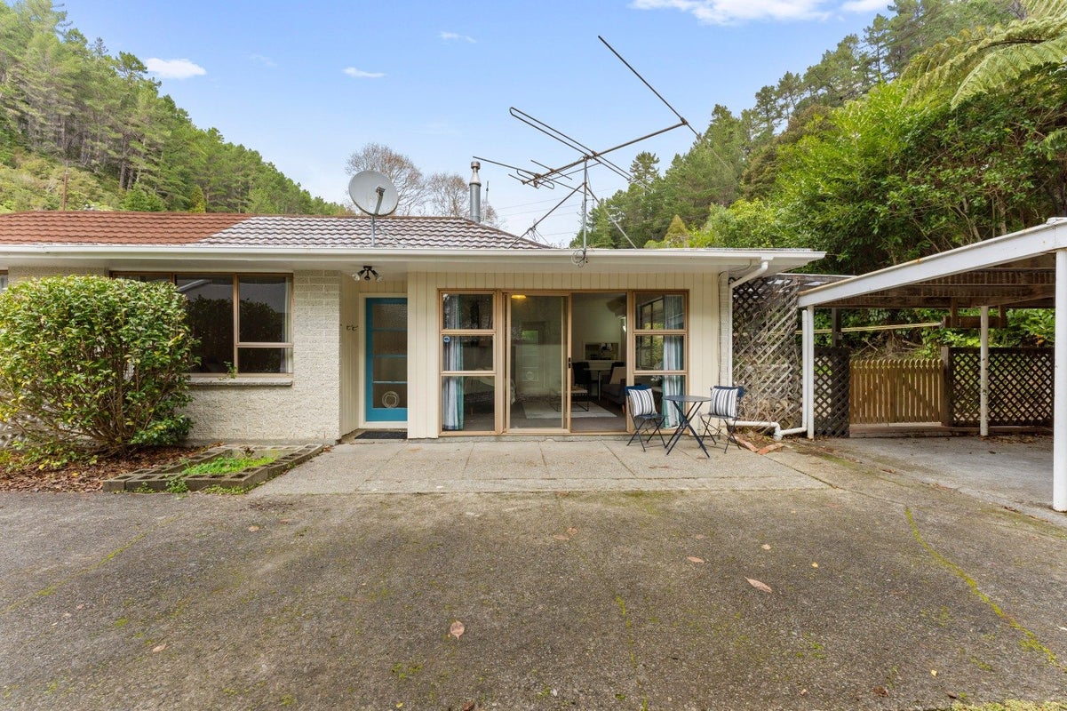 2/110 Pinehaven Road, Pinehaven, Upper Hutt - Carousel 1