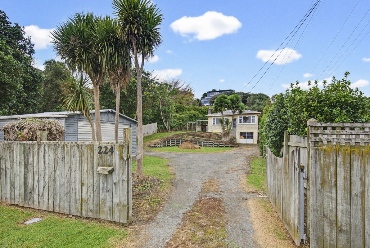 224 Matai Road, Raumati Beach, Paraparaumu - Carousel 2