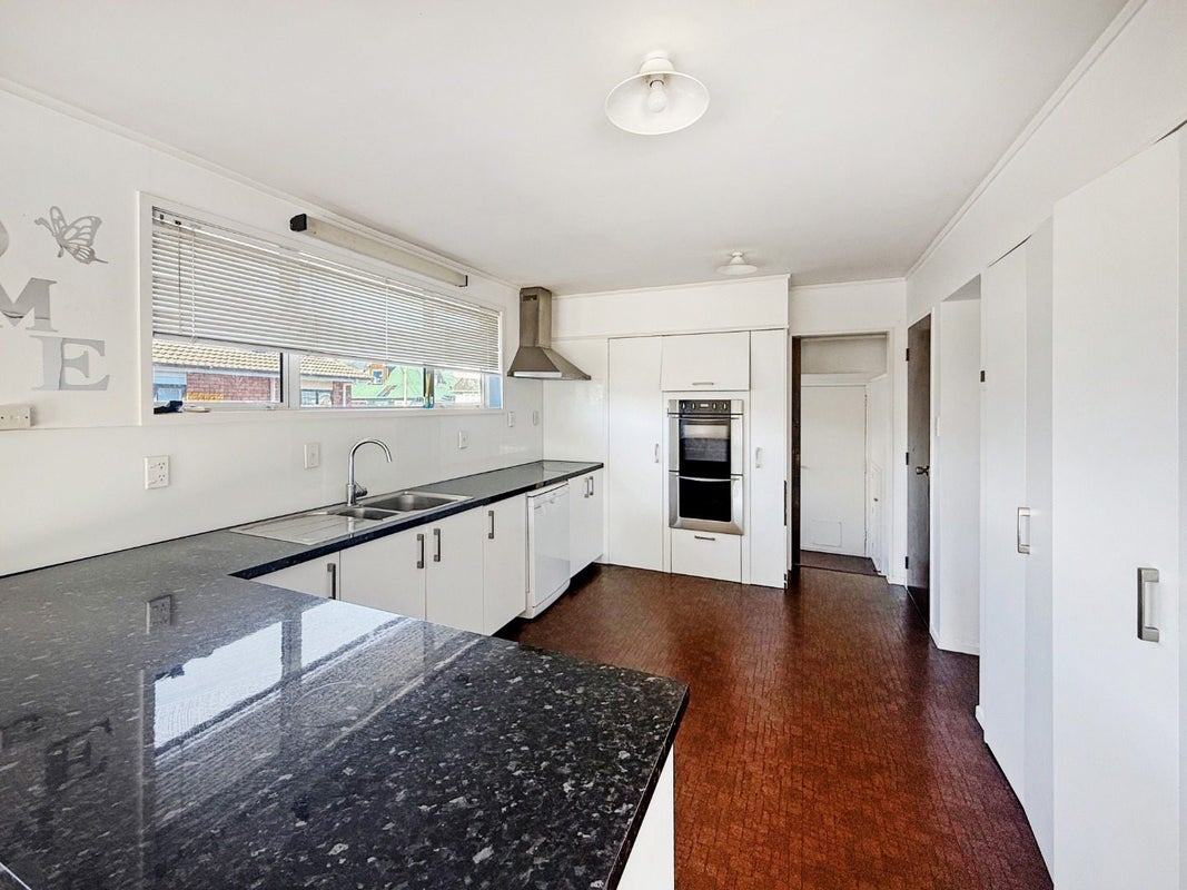 35 Brunswick Street, Hutt Central, Lower Hutt - Carousel 2