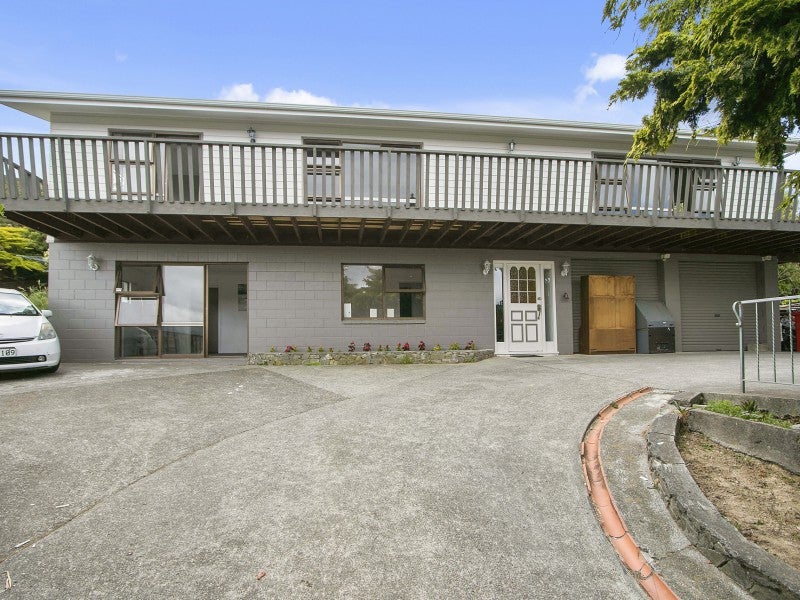 22 Antrim Crescent, Wainuiomata, Lower Hutt - Carousel 1