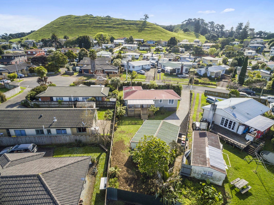 19 Koru Street, Mangere Bridge, Auckland - Carousel 20