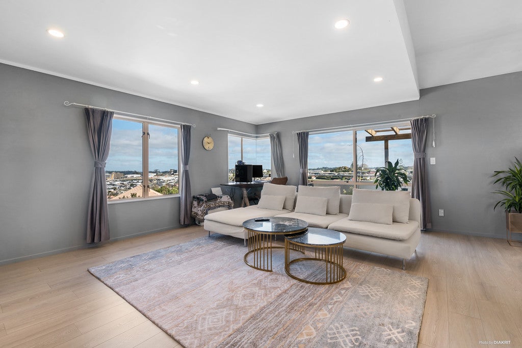 1/33 Taroka Close, Pinehill, Auckland - Carousel 2
