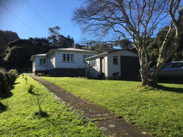 102 Chester Road, Tawa, Wellington - Carousel 1
