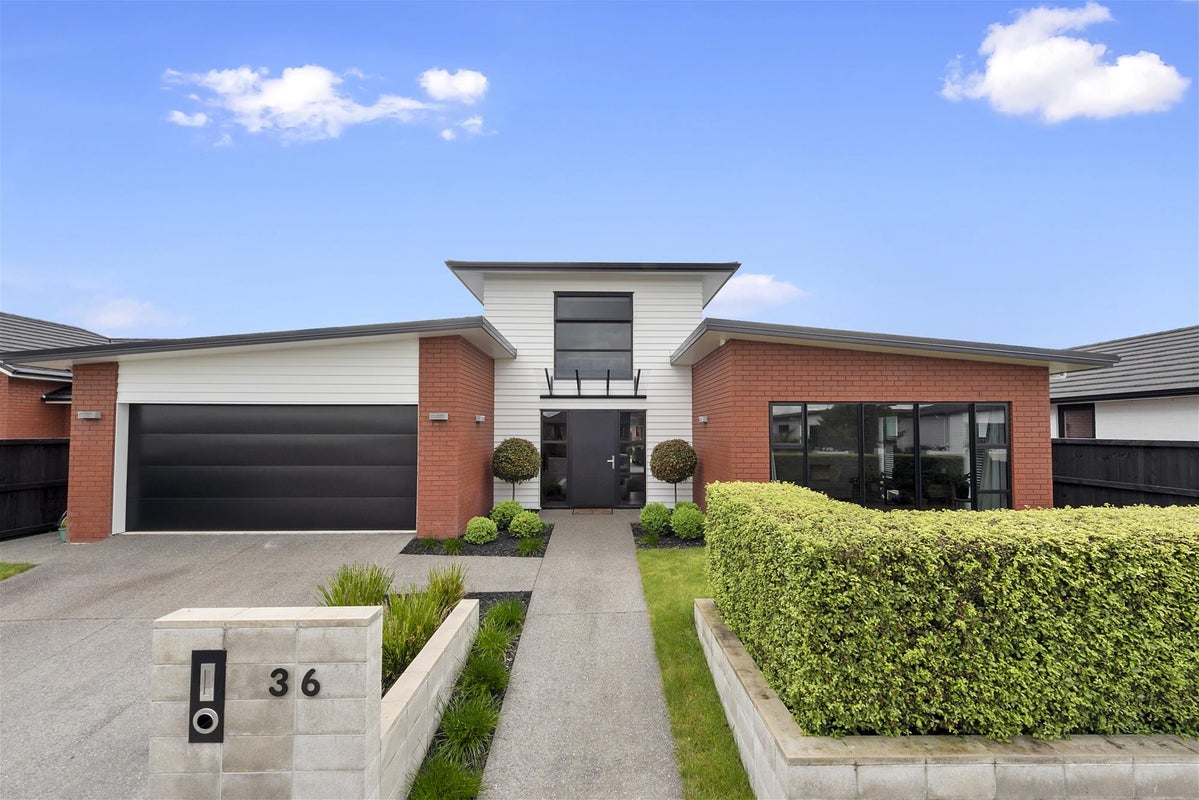 36 Helen June Avenue, Flagstaff, Hamilton - Carousel 1
