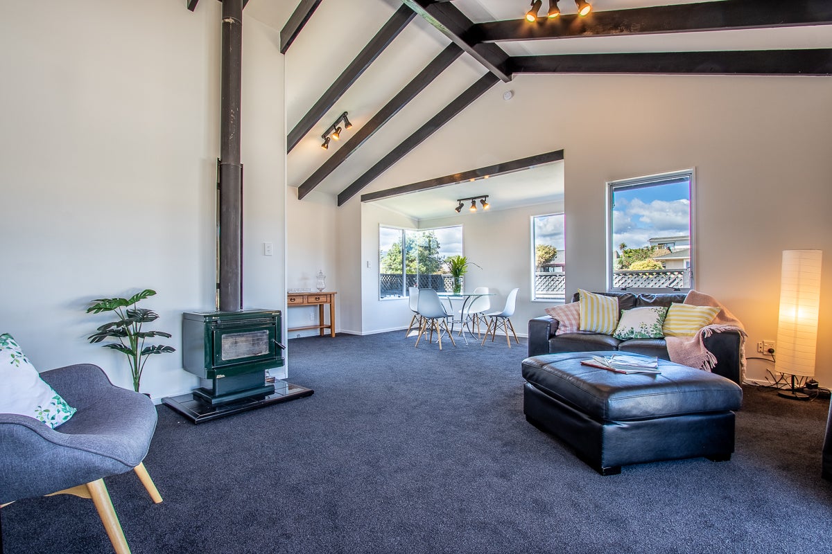 13 Rutherford Drive, Waikanae Beach, Waikanae - Carousel 2