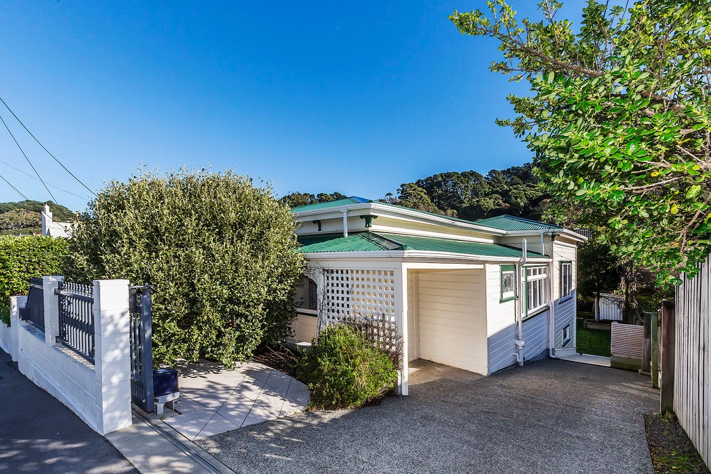 128 Moxham Avenue, Hataitai, Wellington - Carousel 26