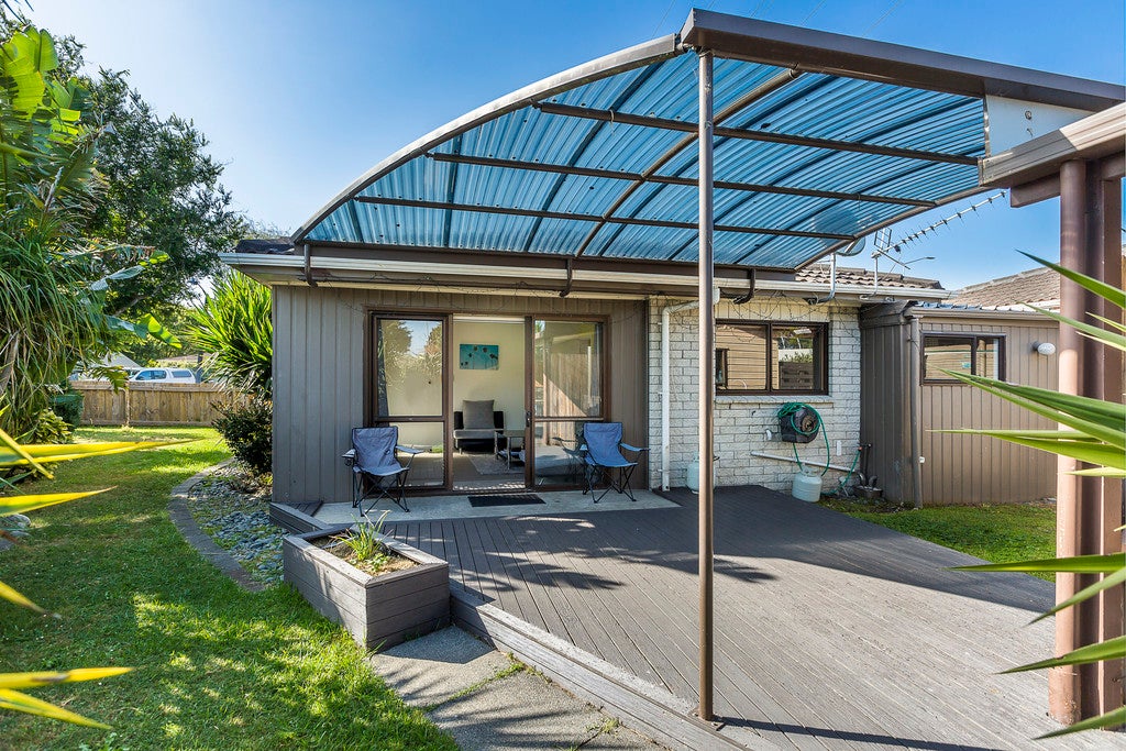 1/21 Gloaming Place, Conifer Grove, Takanini - Carousel 1