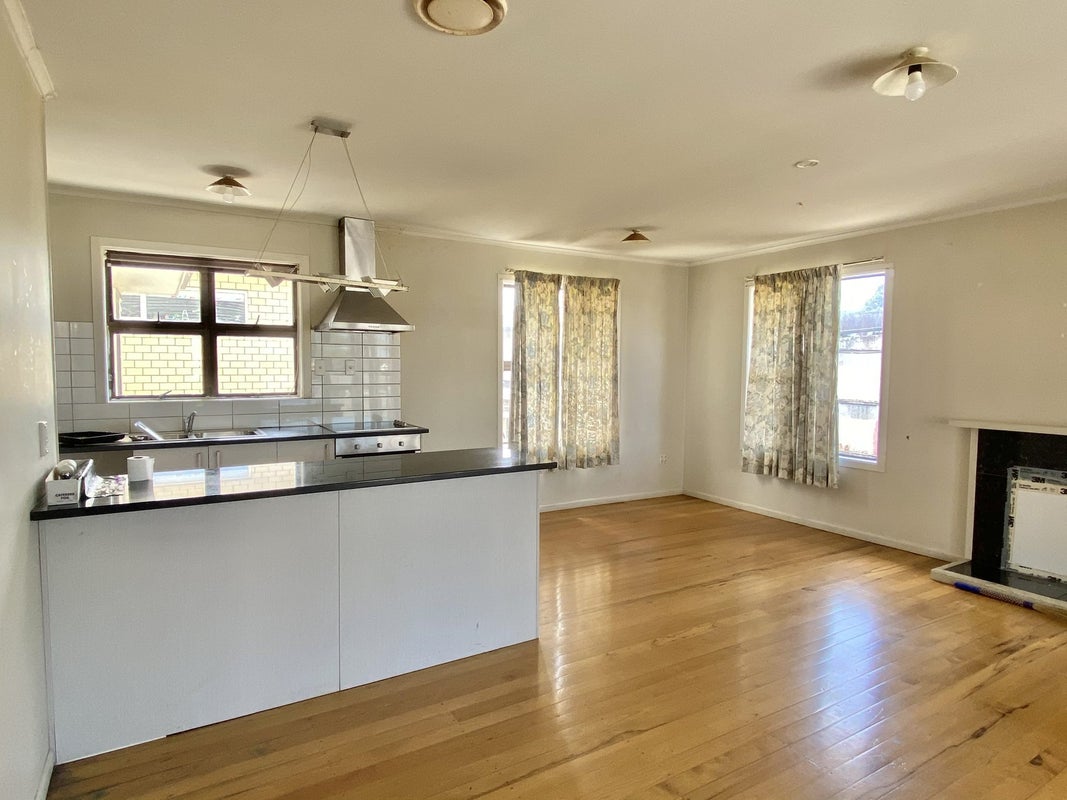 488 East Coast Road, Windsor Park, Auckland - Carousel 1