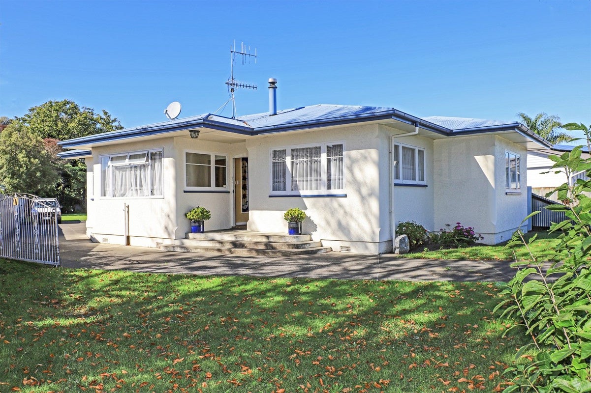 197 Taradale Road, Pirimai, Napier - Carousel 1