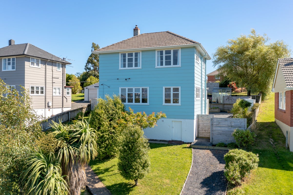 61 Panmure Avenue, Calton Hill, Dunedin - Carousel 1