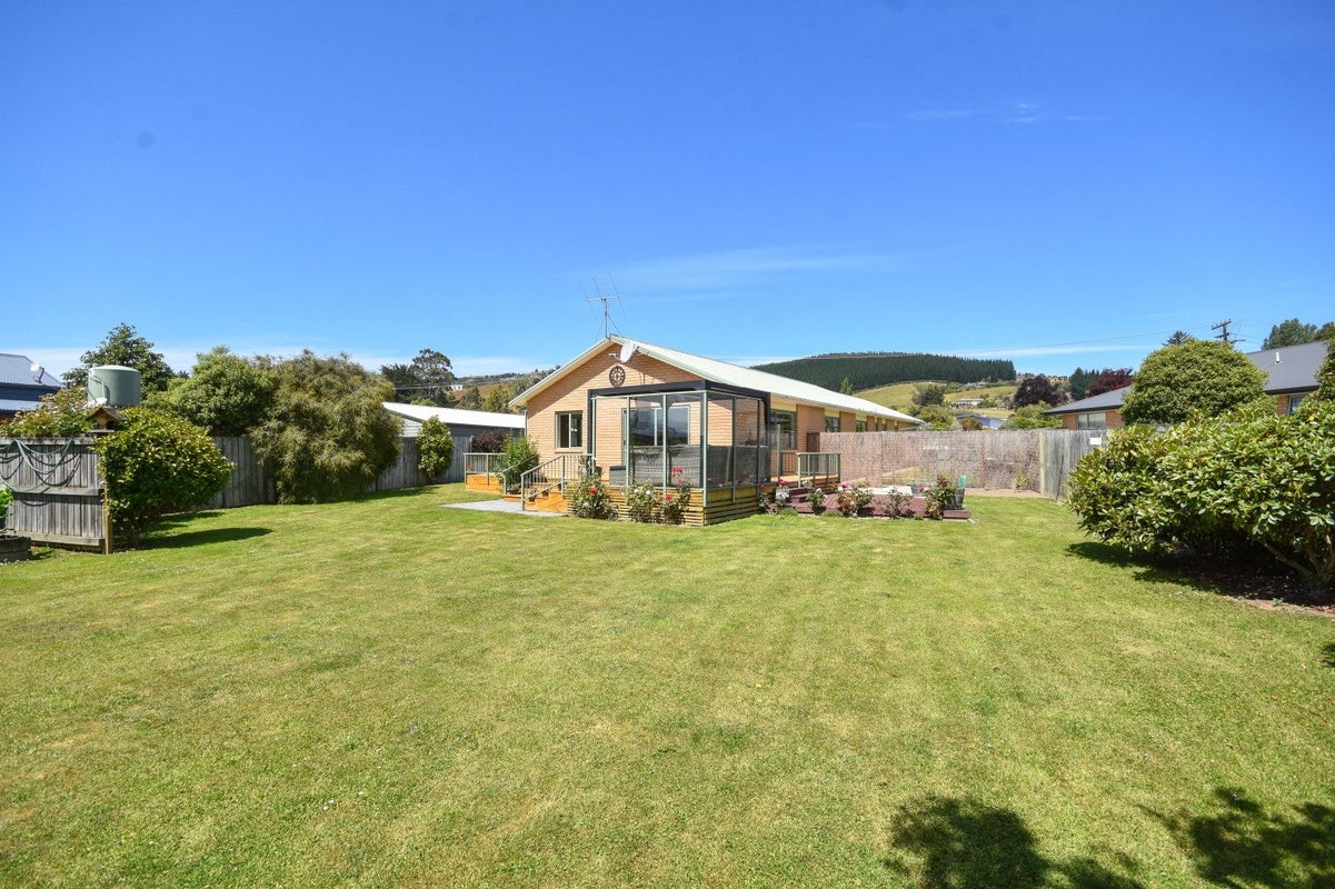 6 Sandown Street, Waihola - Carousel 35