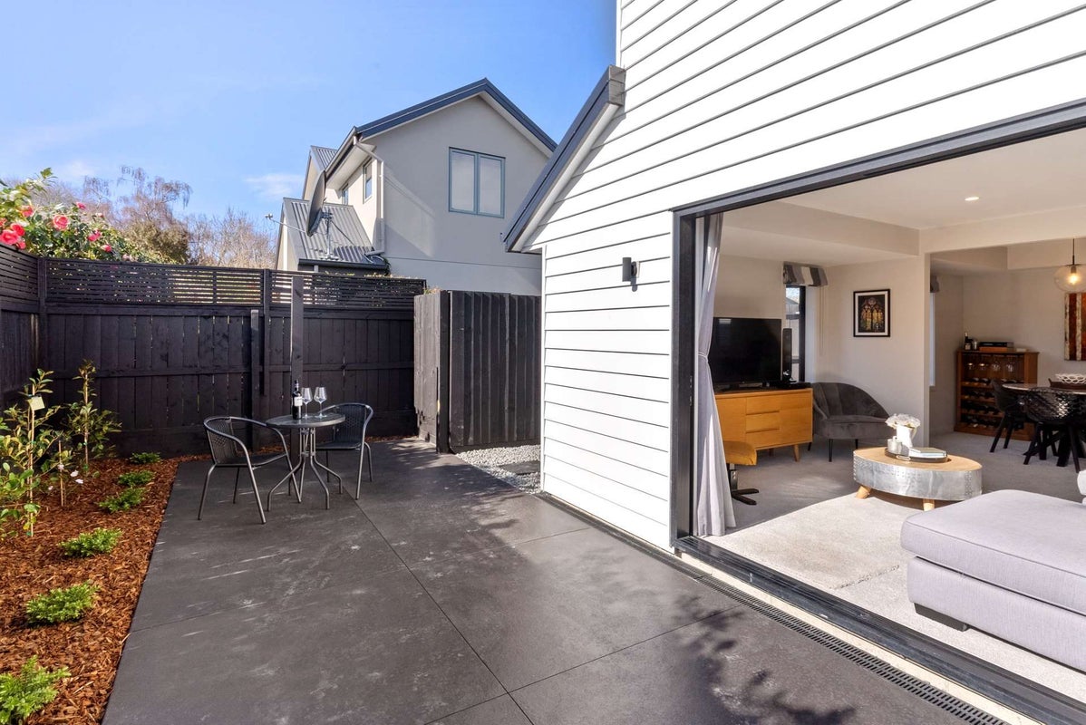 2/218 Springfield Road, St Albans, Christchurch - Carousel 1