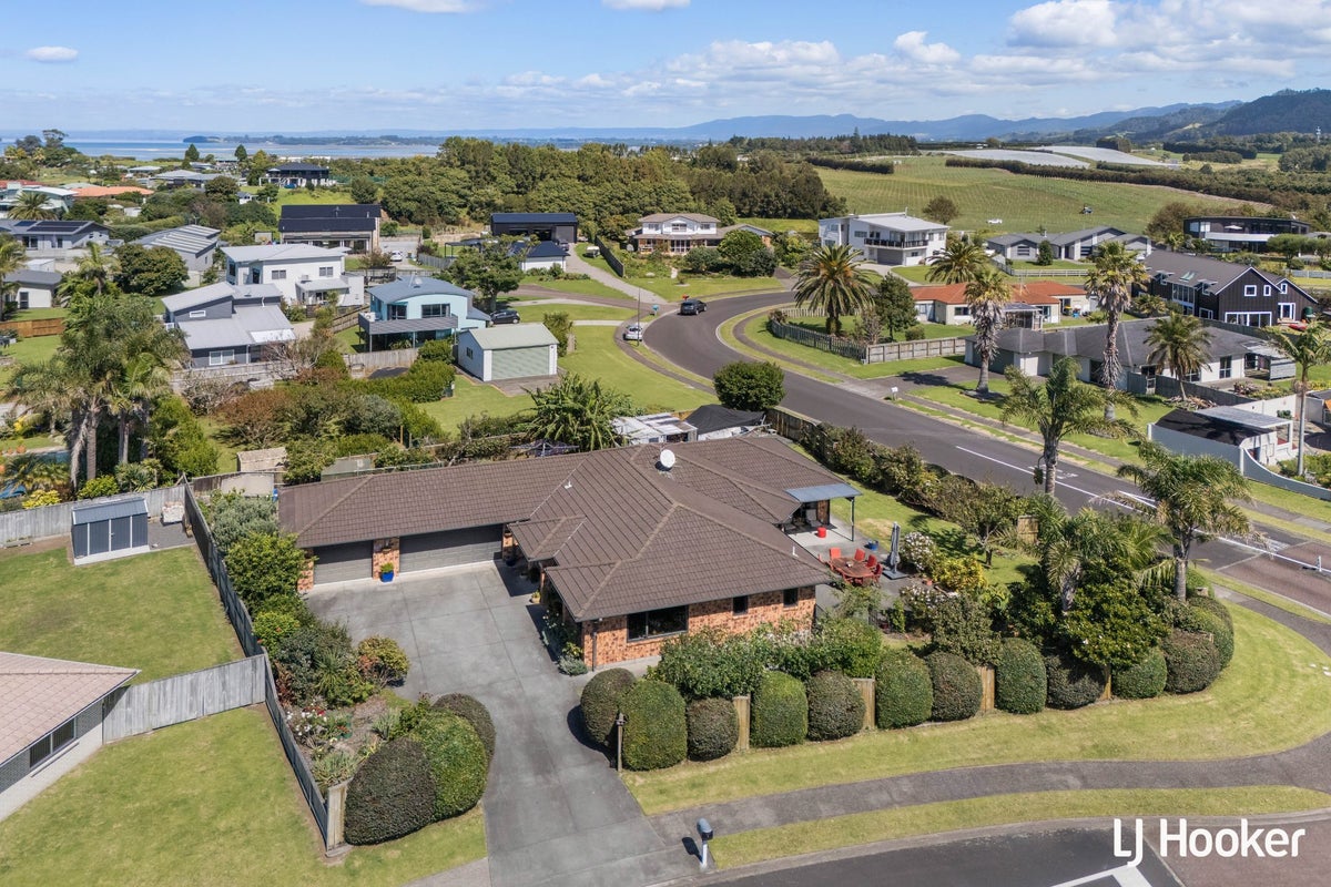 3 Athenree Heights, Athenree, Waihi Beach - Carousel 2