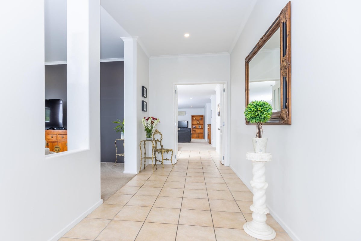 13 Winchester Place, Rototuna North, Hamilton - Carousel 2