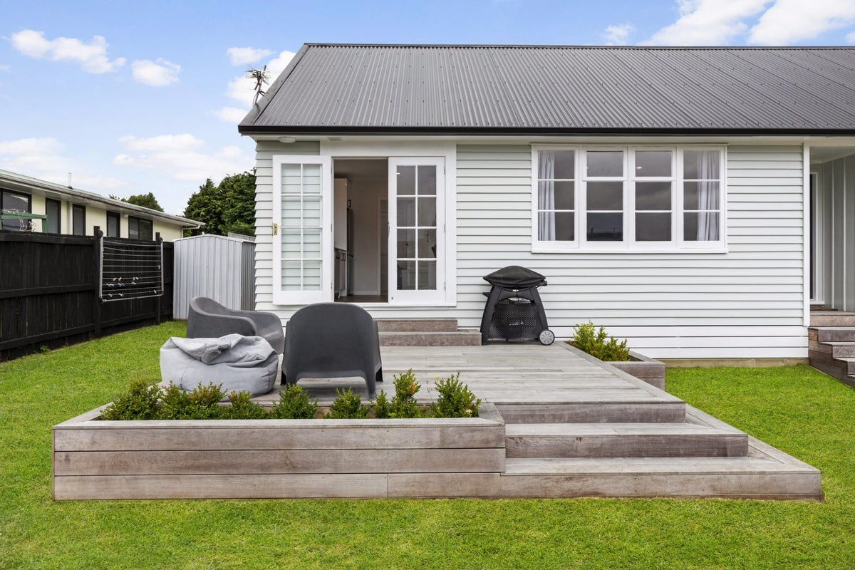 5C Moonshine Road, Trentham, Upper Hutt - Carousel 2