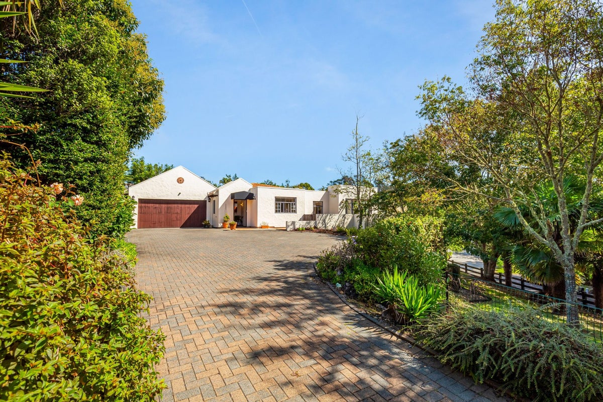 32 Amber Place, Waimauku, Waimauku - Carousel 1
