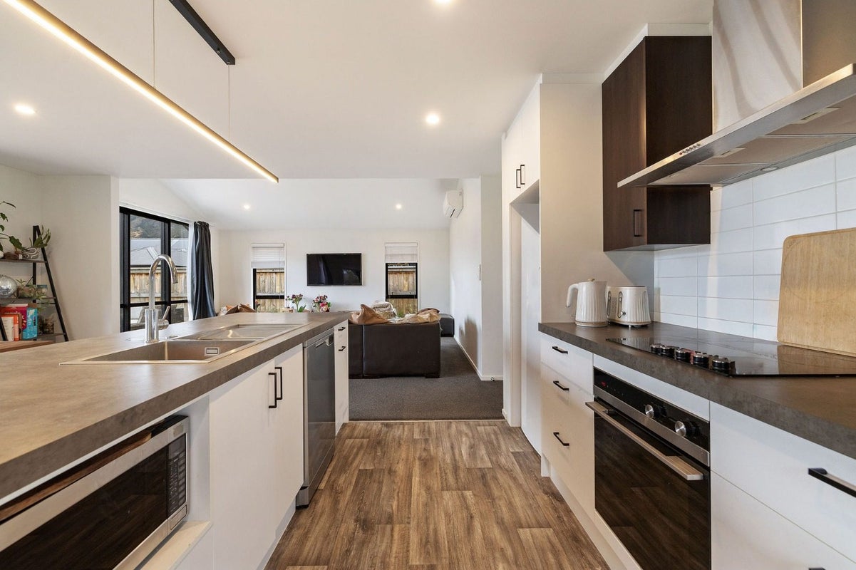 17 Cheviot Street, Jacks Point, Queenstown - Carousel 2