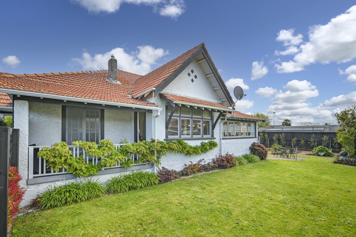 506 Tomoana Road, Saint Leonards, Hastings - Carousel 1