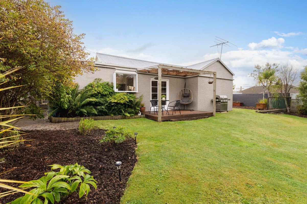 7 Ayr Street, Kaikorai, Dunedin - Carousel 1