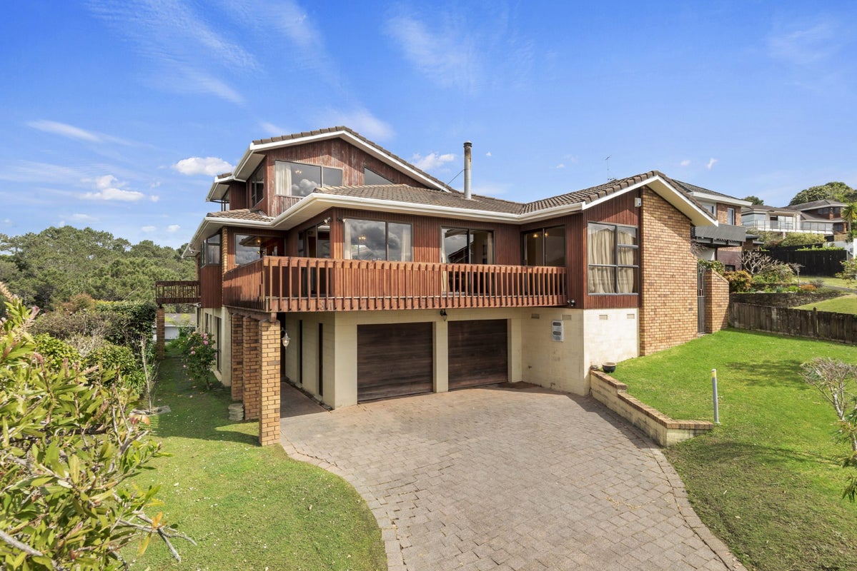 31 Bellbird Rise, Murrays Bay, Auckland - Carousel 1