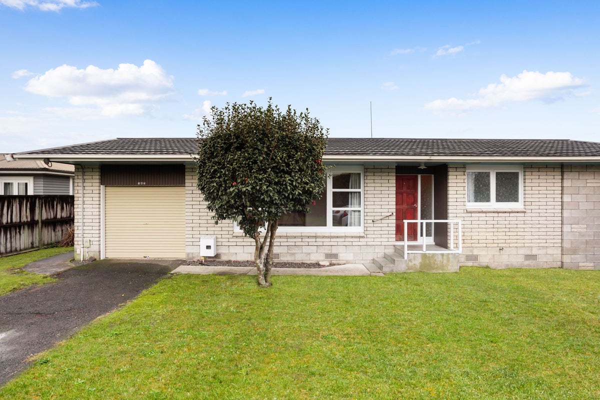 163 Clarkin Road, Fairfield, Hamilton - Carousel 1