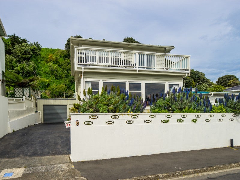31 Sunset Parade, Plimmerton, Porirua - Carousel 1