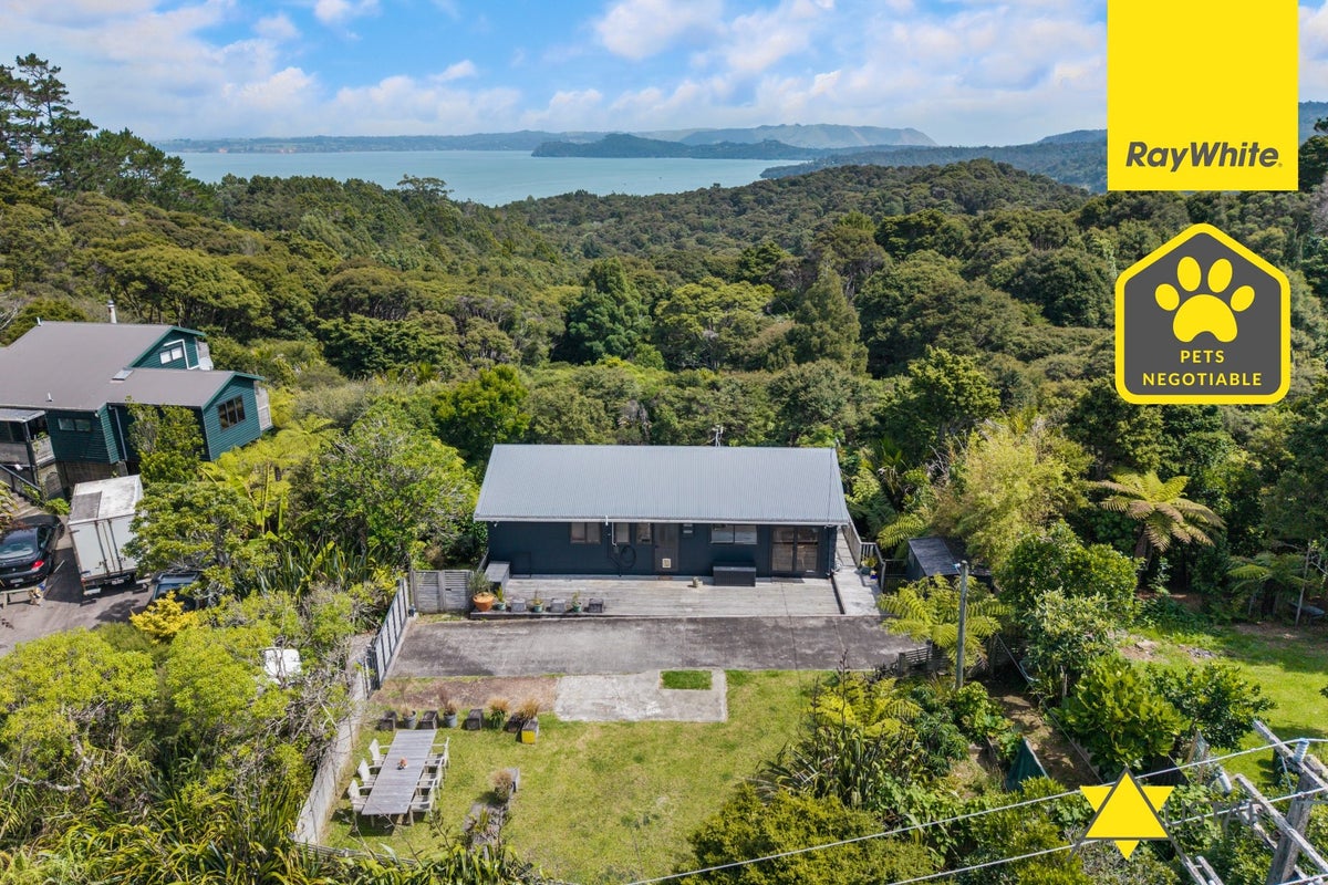 153 Victory Road, Laingholm, Auckland - Carousel 2