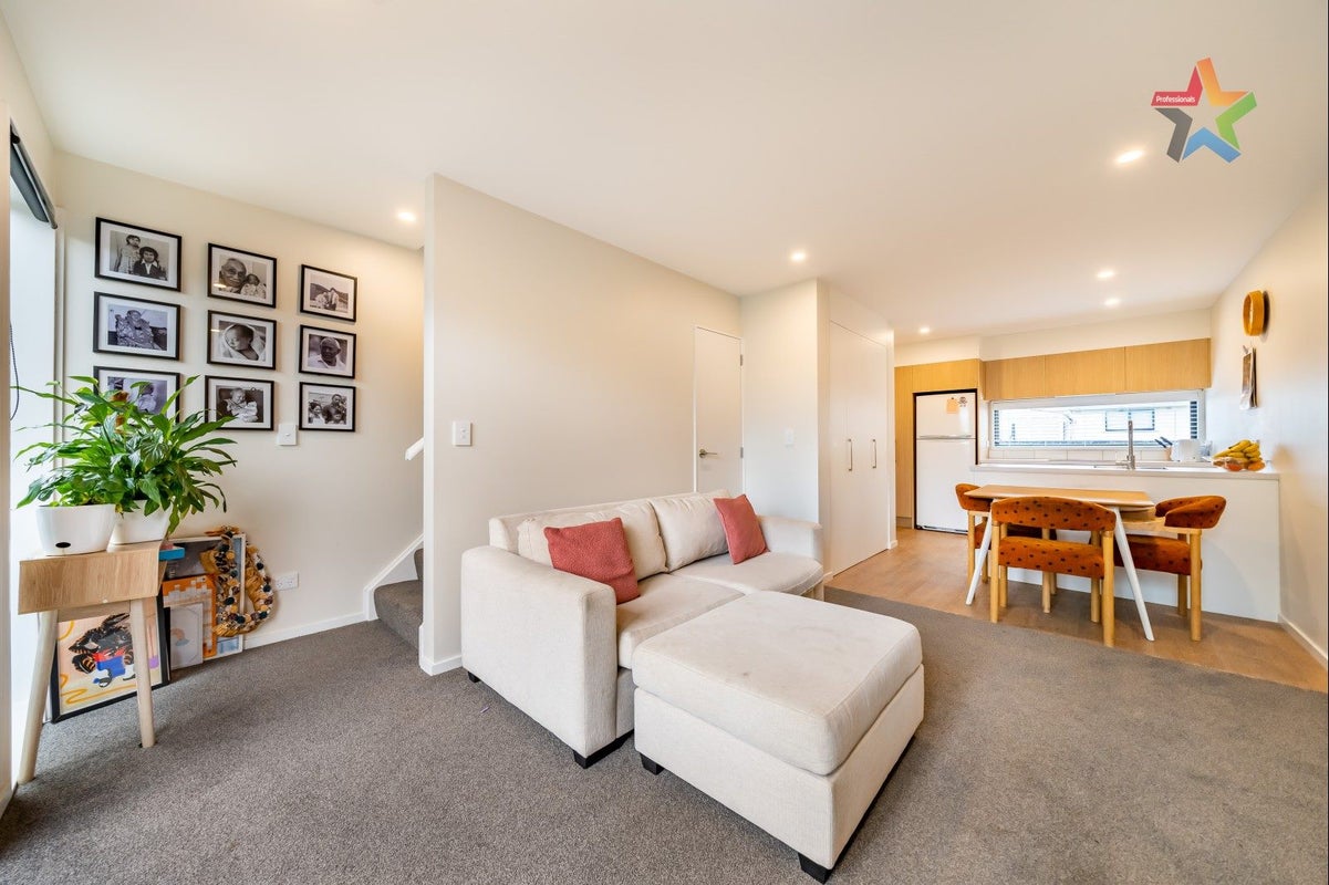8/48 Glen Road, Stokes Valley, Lower Hutt - Carousel 2