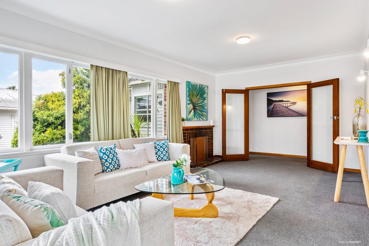 1/97 Sylvan Avenue, Northcote, Auckland - Carousel 2