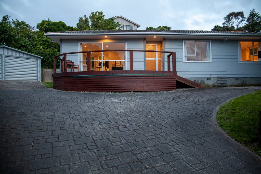 11 Guadeloupe Crescent, Grenada Village, Wellington - Carousel 1