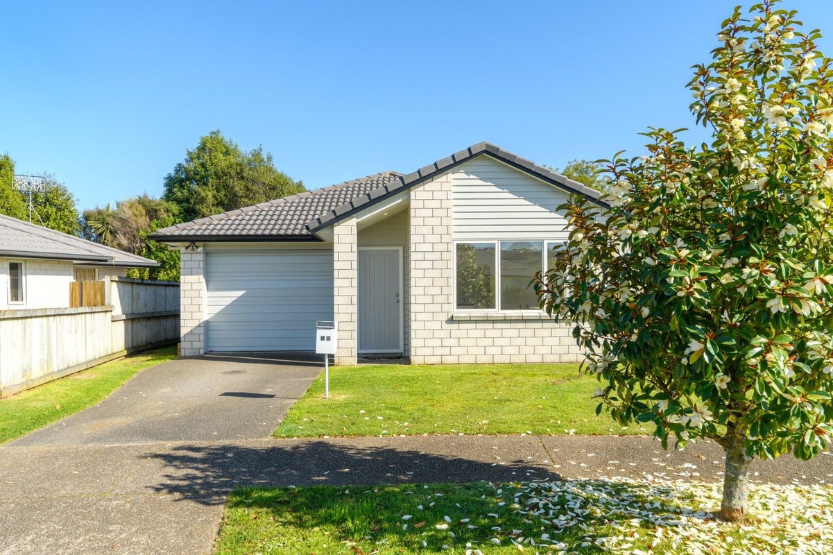 93 Landing Drive, Pyes Pa, Tauranga - Carousel 2