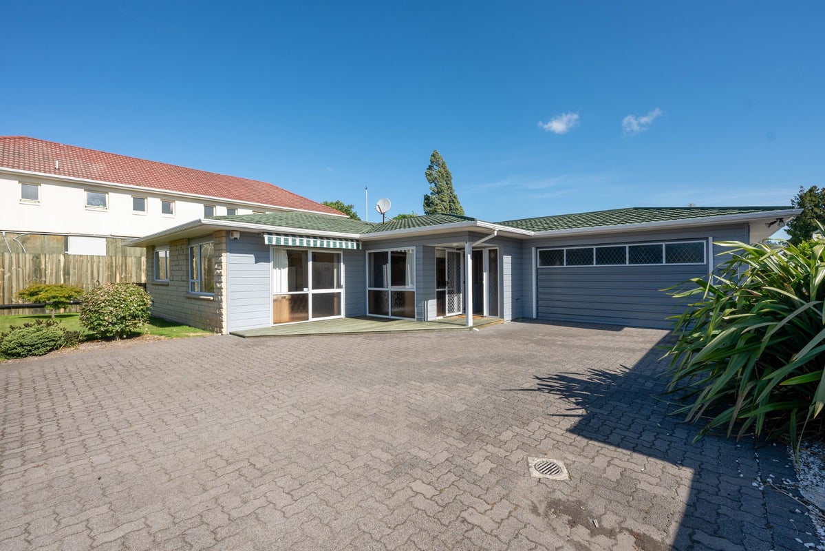 6A Robertson Street, Glenholme, Rotorua - Carousel 1