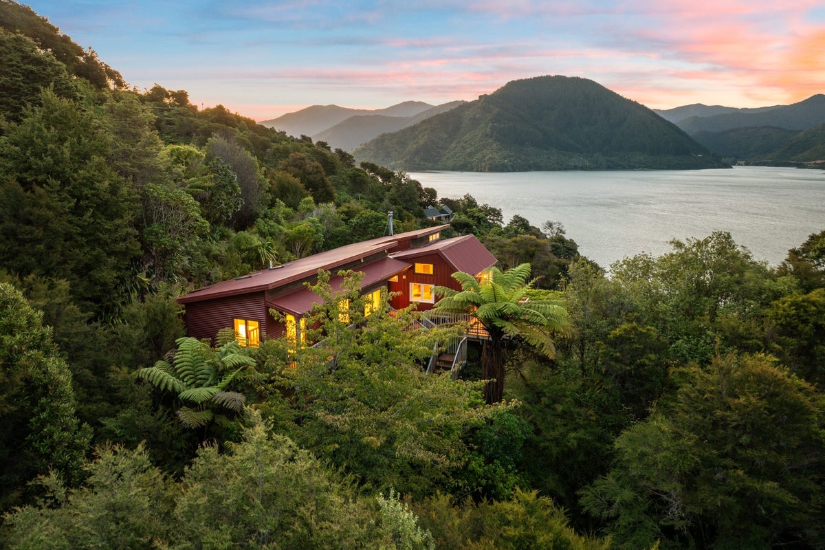 542 Moetapu Bay Road, Moetapu Bay, Picton - Carousel 1