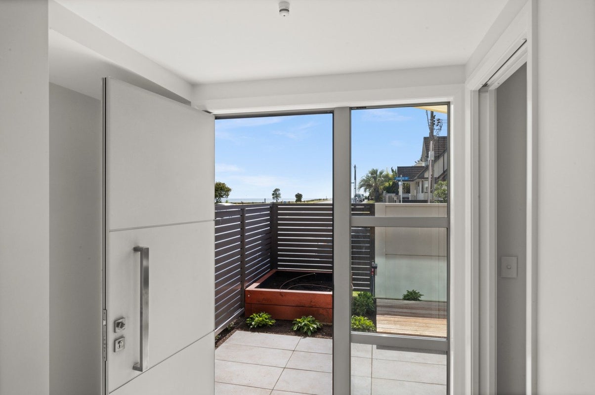 190D Charles Street, Westshore, Napier - Carousel 22