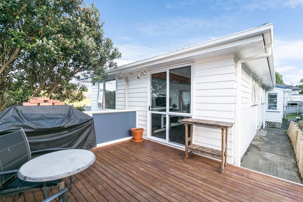 6 Hillary Street, Tawa, Wellington - Carousel 2