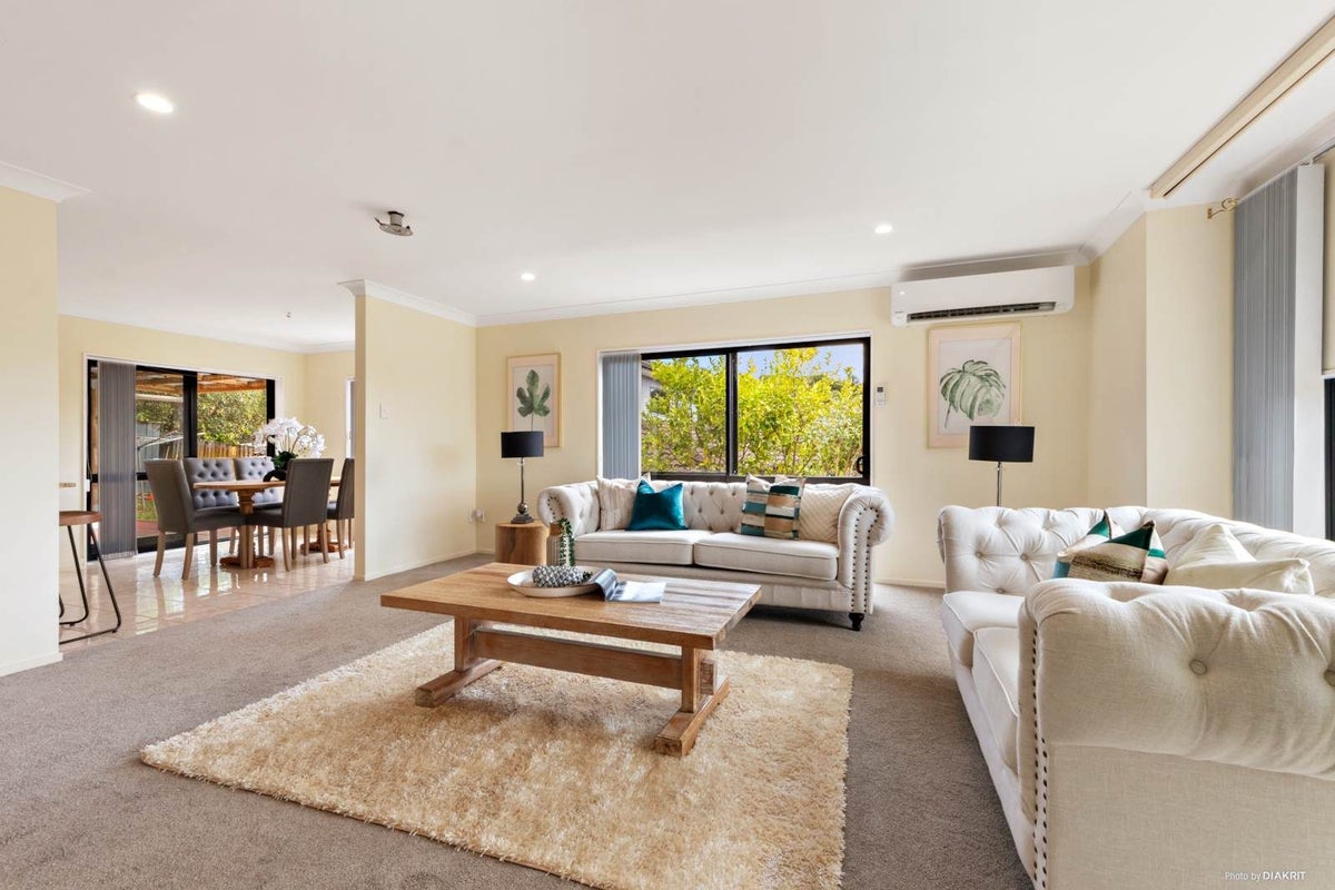 19 Carnelian Court, Westgate, Auckland - Carousel 2