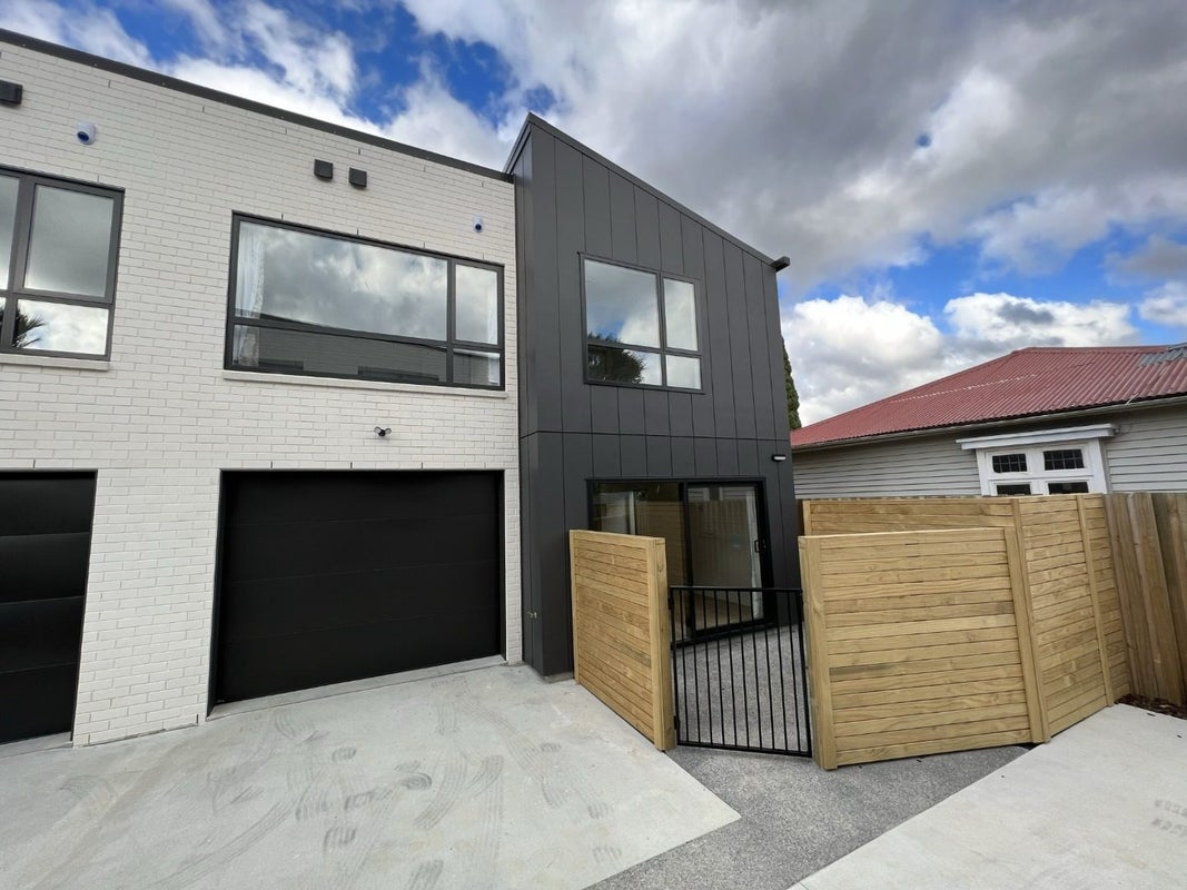 35 Ludlam Crescent, Woburn, Lower Hutt - Carousel 19